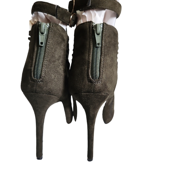 REVAMPED By Sirens - Picture 3 of 10